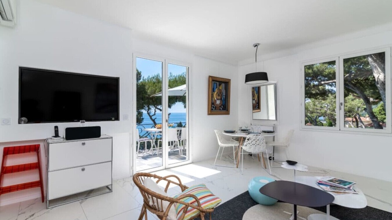 Photo of Livingroom in Eze