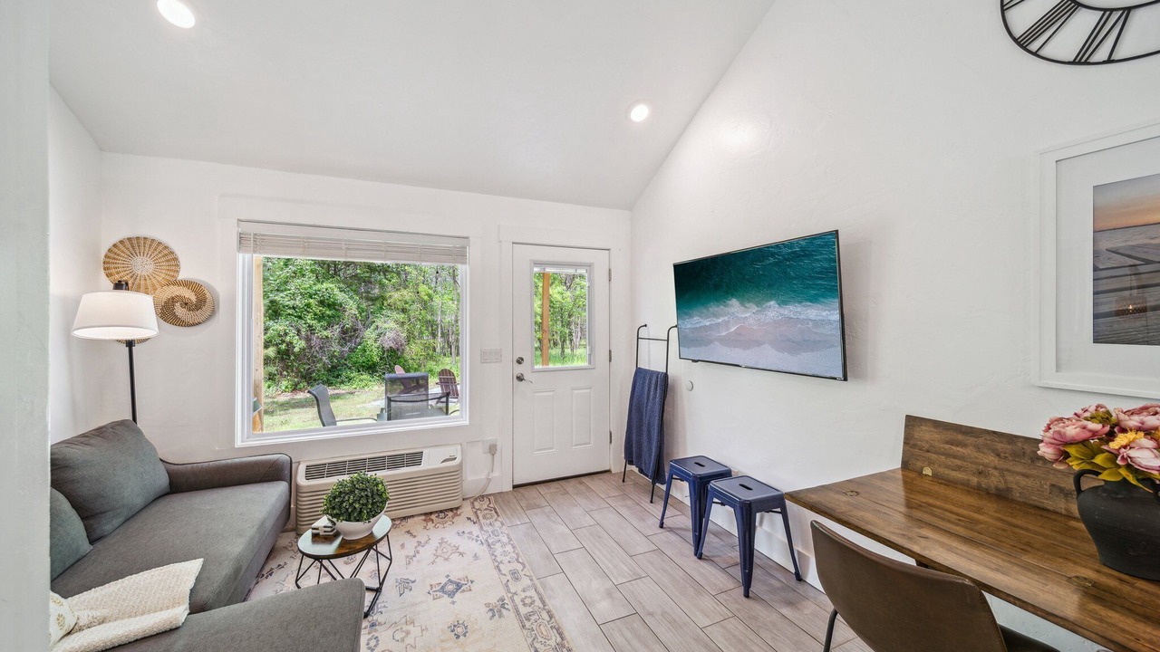 Photo of Livingroom in Grove