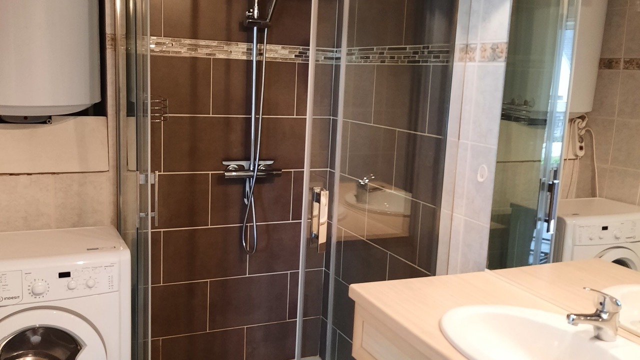 Photo of Bathroom in Tregastel