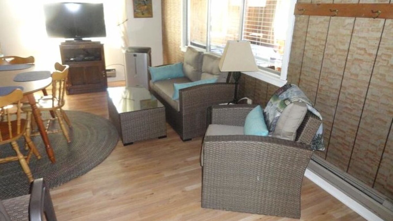 Photo of Livingroom in Port Ontario