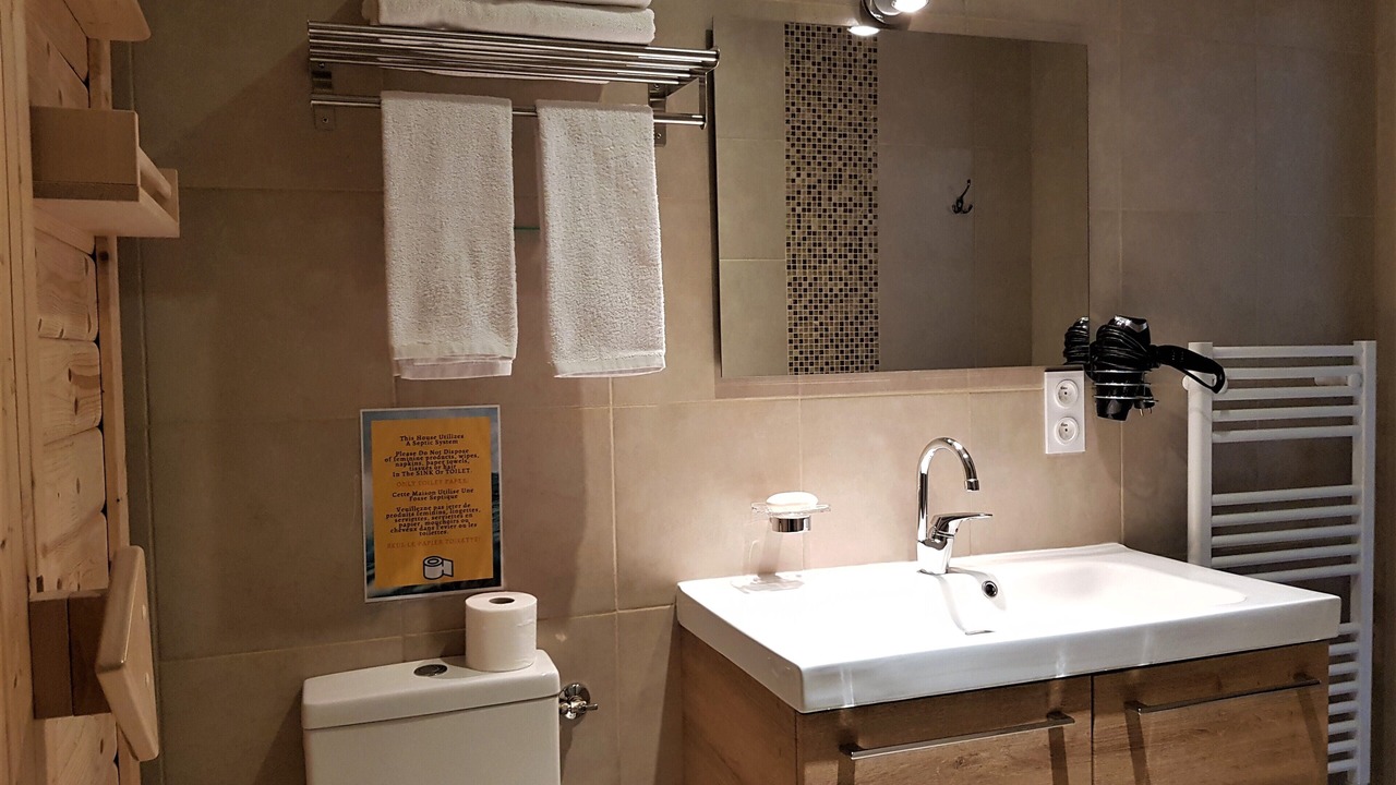 Photo of Bathroom in Planguenoual