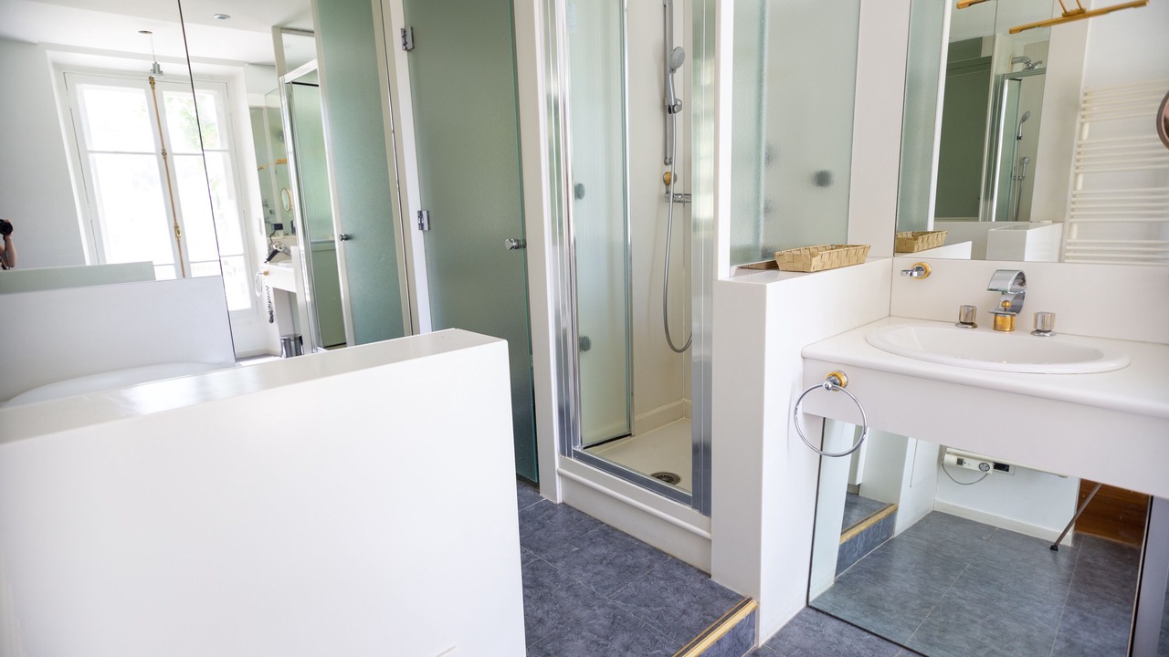 Photo of Bathroom in Montfavet