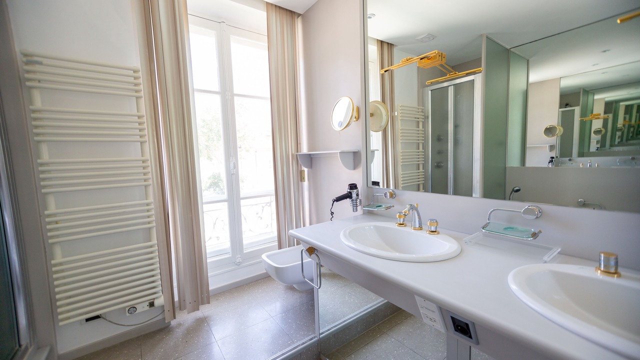 Photo of Bathroom in Montfavet