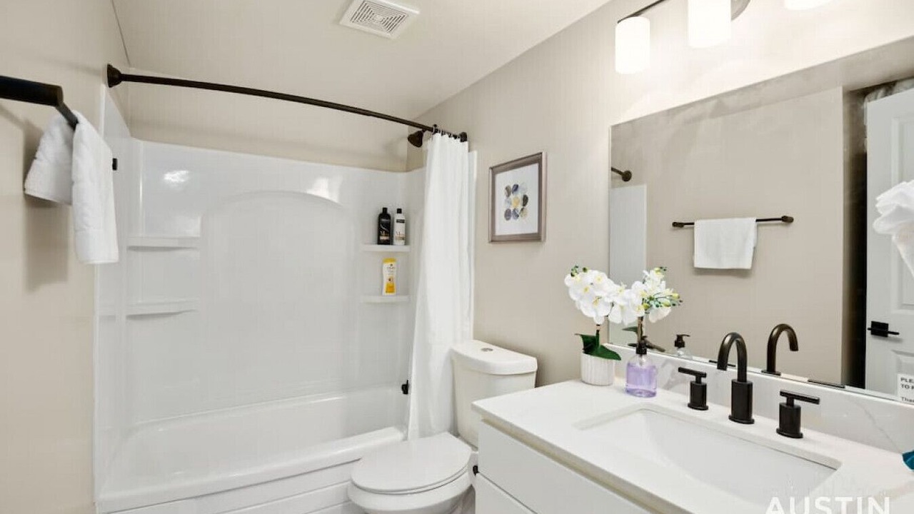 Photo of Bathroom in North University