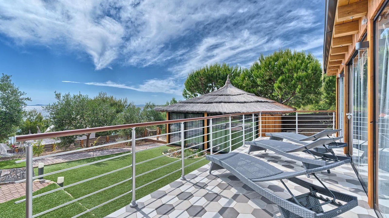 Photo of Patio Balcony in Jezera