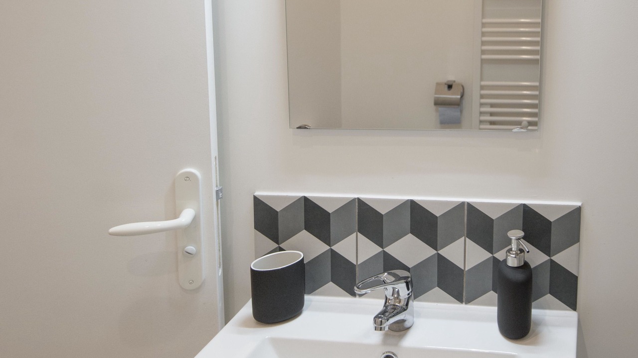 Photo of Bathroom in 18th Arrondissement