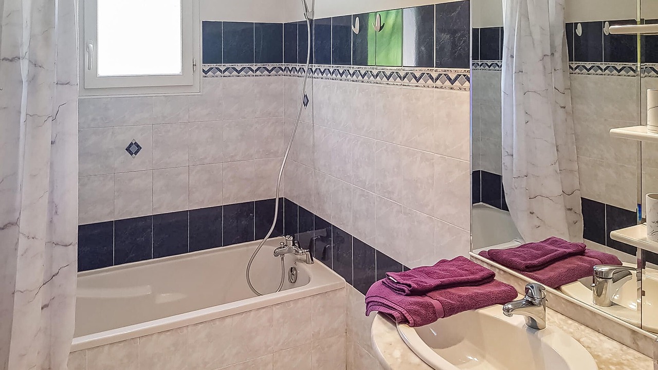 Photo of Bathroom in Salles-d'Aude