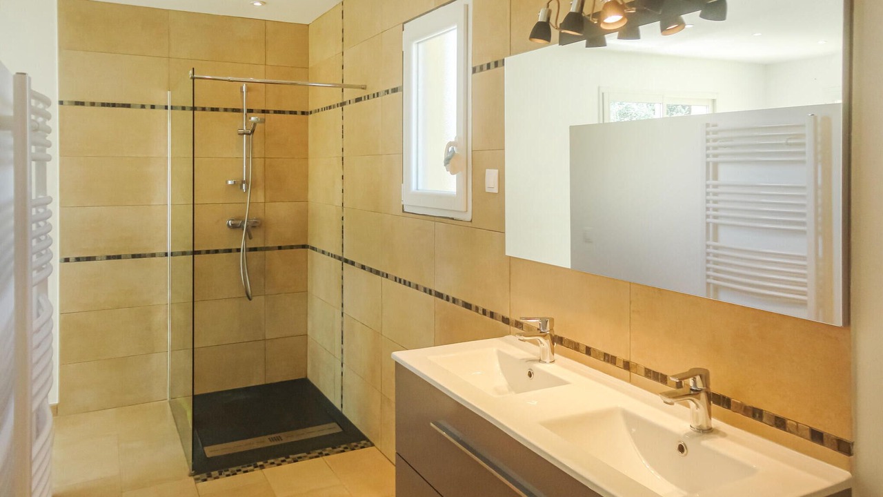 Photo of Bathroom in Salles-d'Aude