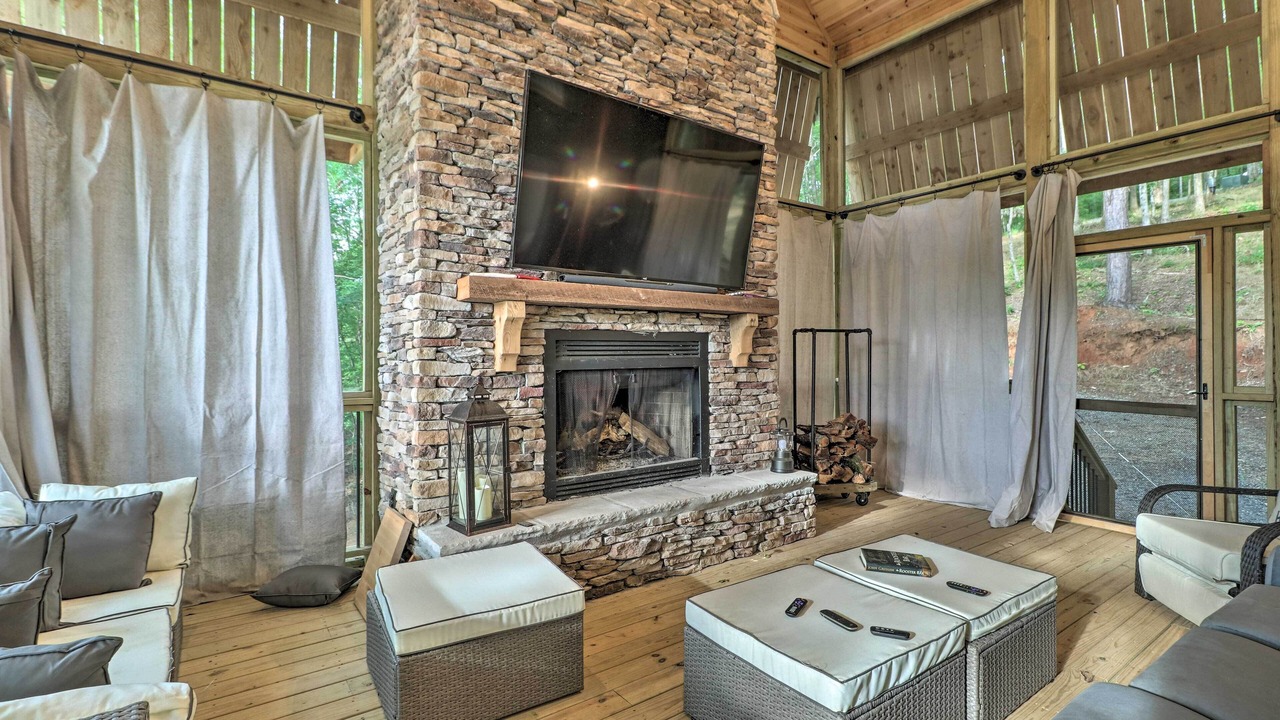 Photo of Livingroom in Tallassee