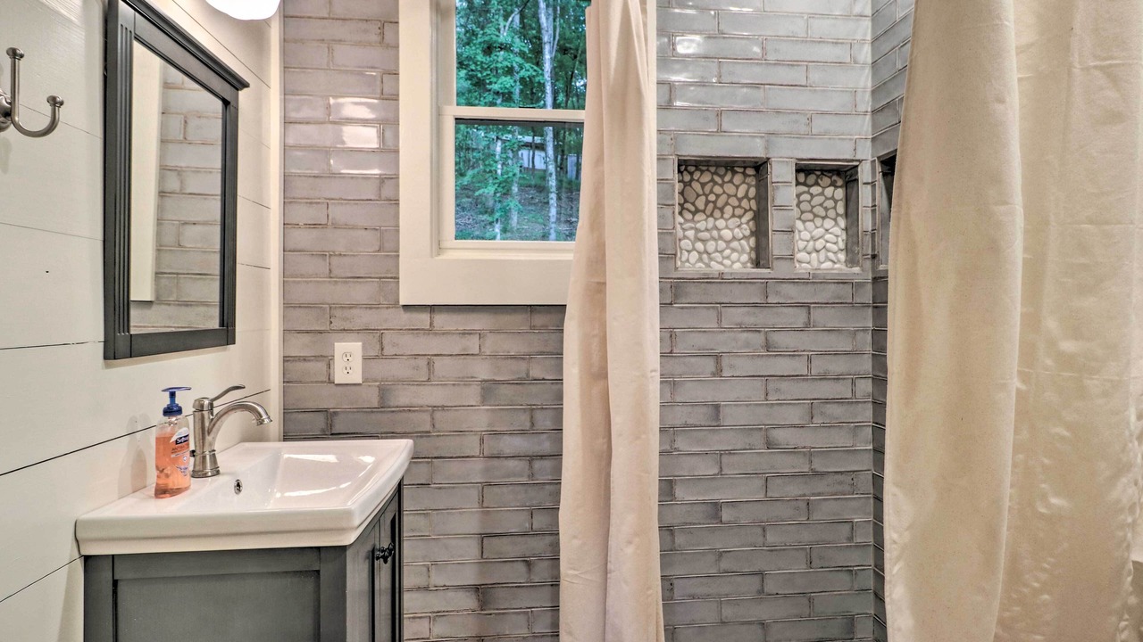 Photo of Bathroom in Tallassee