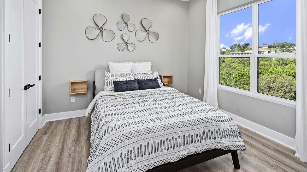 Photo of Bedroom in Highland Lake Estates