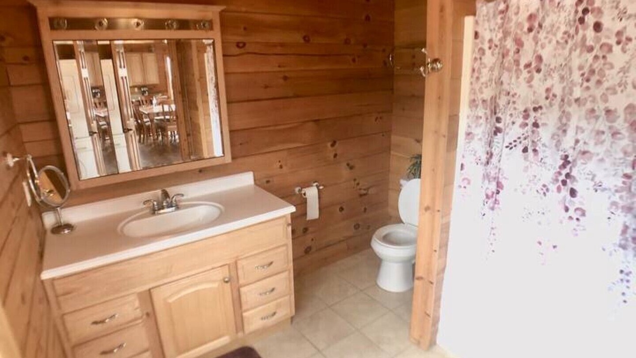 Photo of Bathroom in Silt