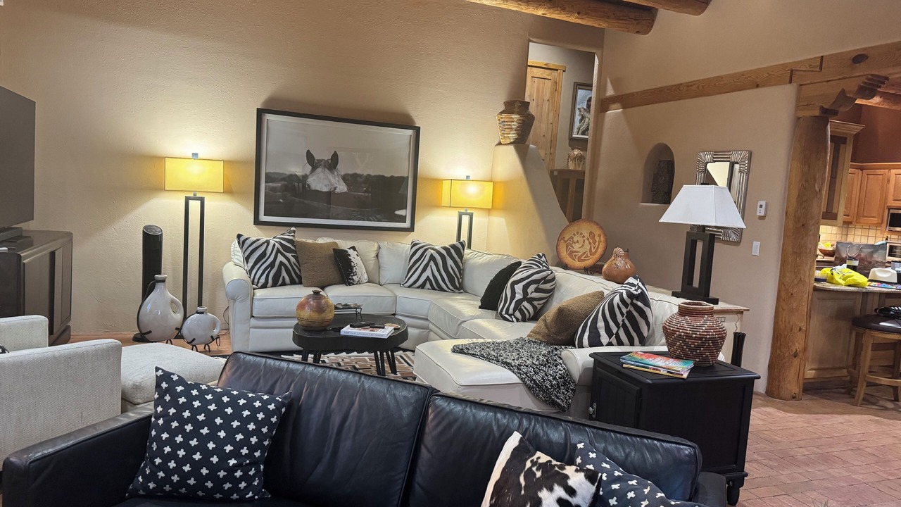 Photo of Livingroom in Placitas