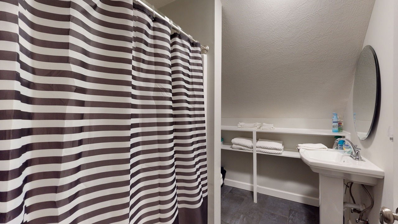 Photo of Bathroom in Flippin