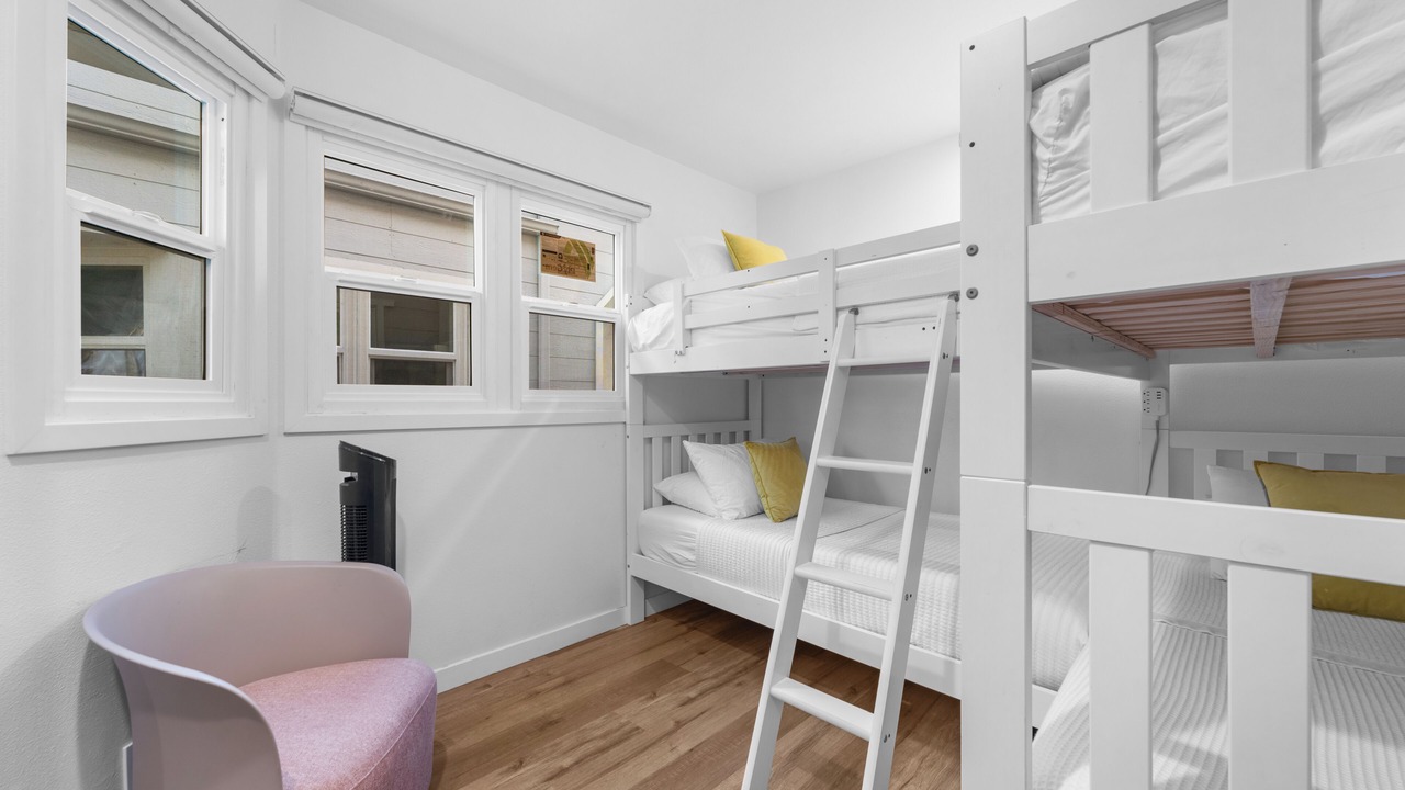 Photo of Bedroom in South Mission Beach