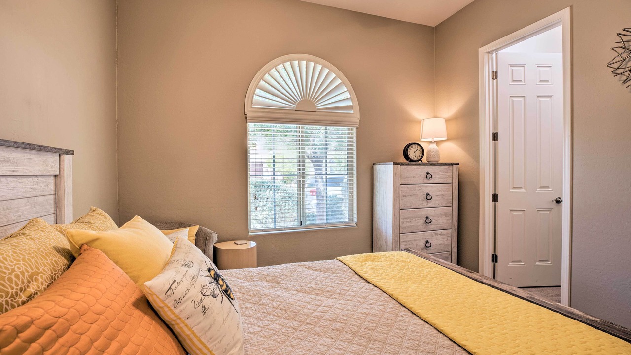 Photo of Bedroom in Palm Valley
