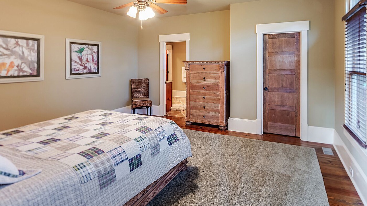 Photo of Bedroom in Lake Toxaway