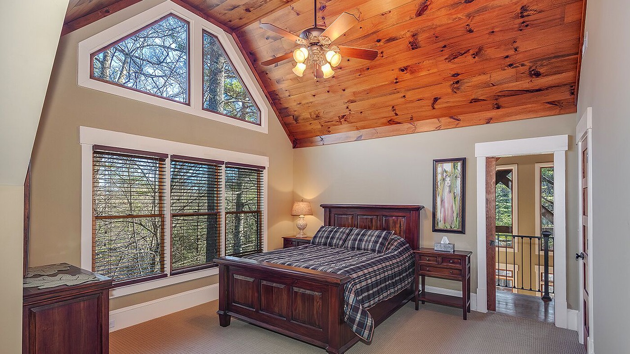 Photo of Bedroom in Lake Toxaway