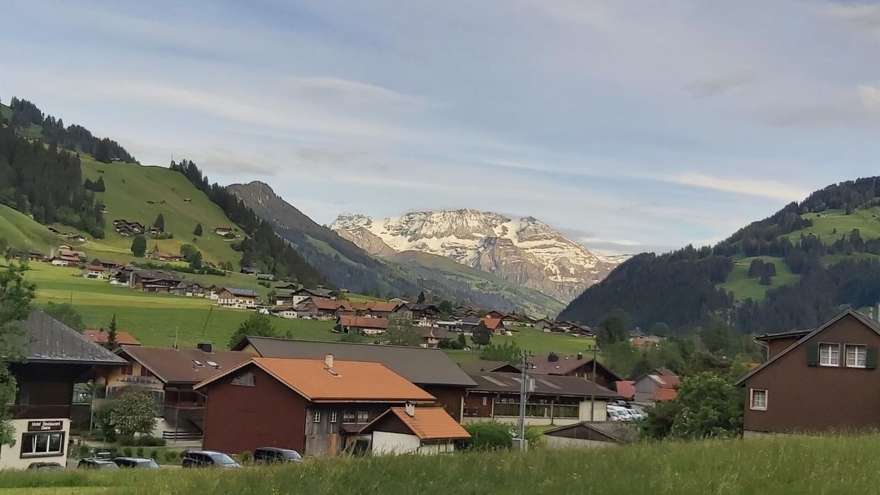 Photo of Others in Oeschseite