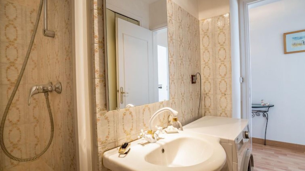 Photo of Bathroom in Varaville