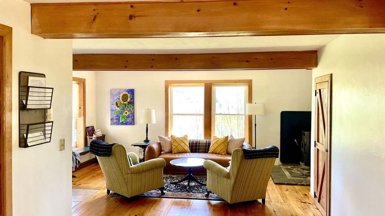 Photo of Livingroom in New Woodstock