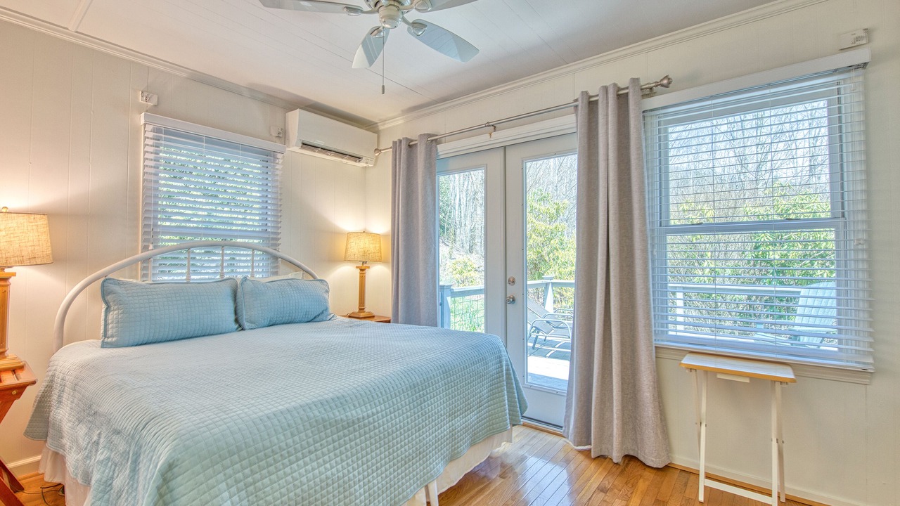 Photo of Bedroom in Maggie Valley