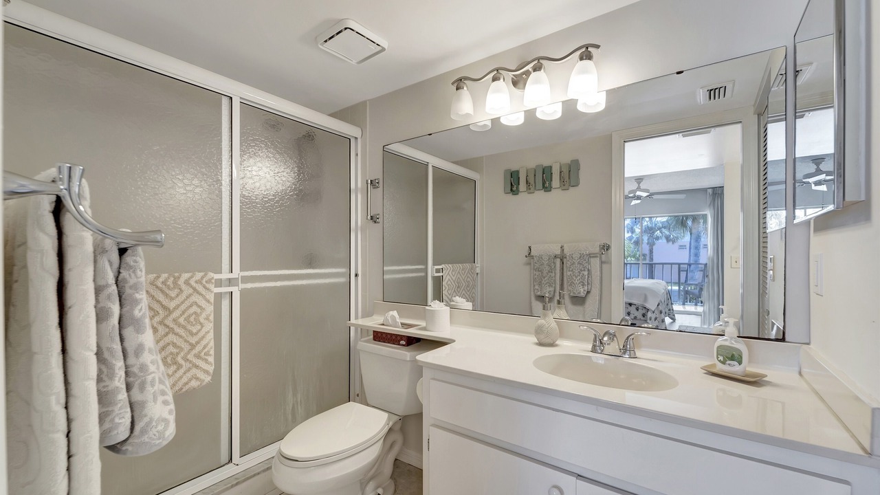 Photo of Bathroom in Plantation