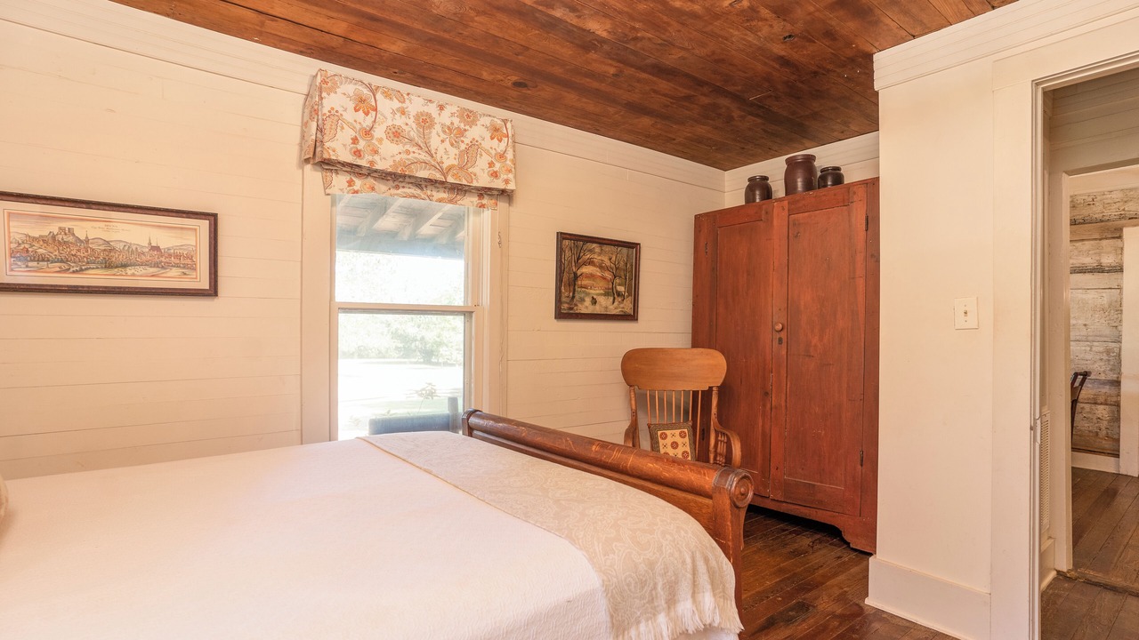Photo of Bedroom in Bells