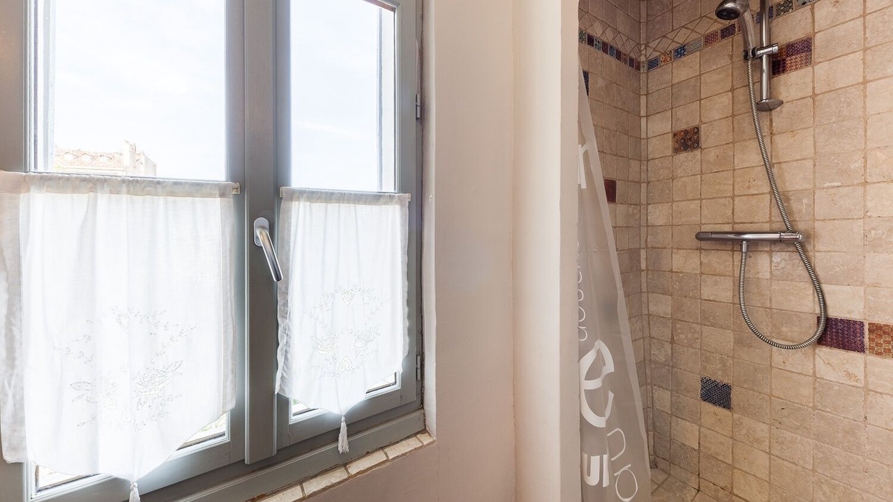 Photo of Bathroom in Les Cinq Avenues
