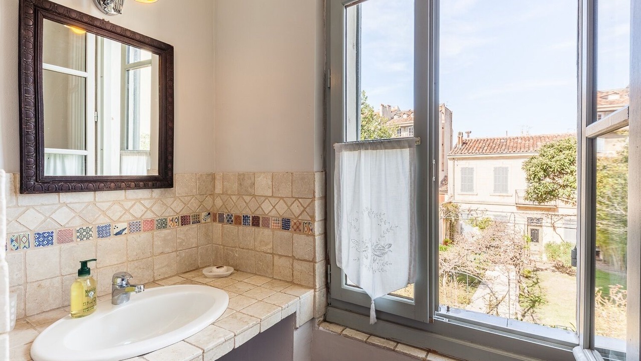 Photo of Bathroom in Les Cinq Avenues