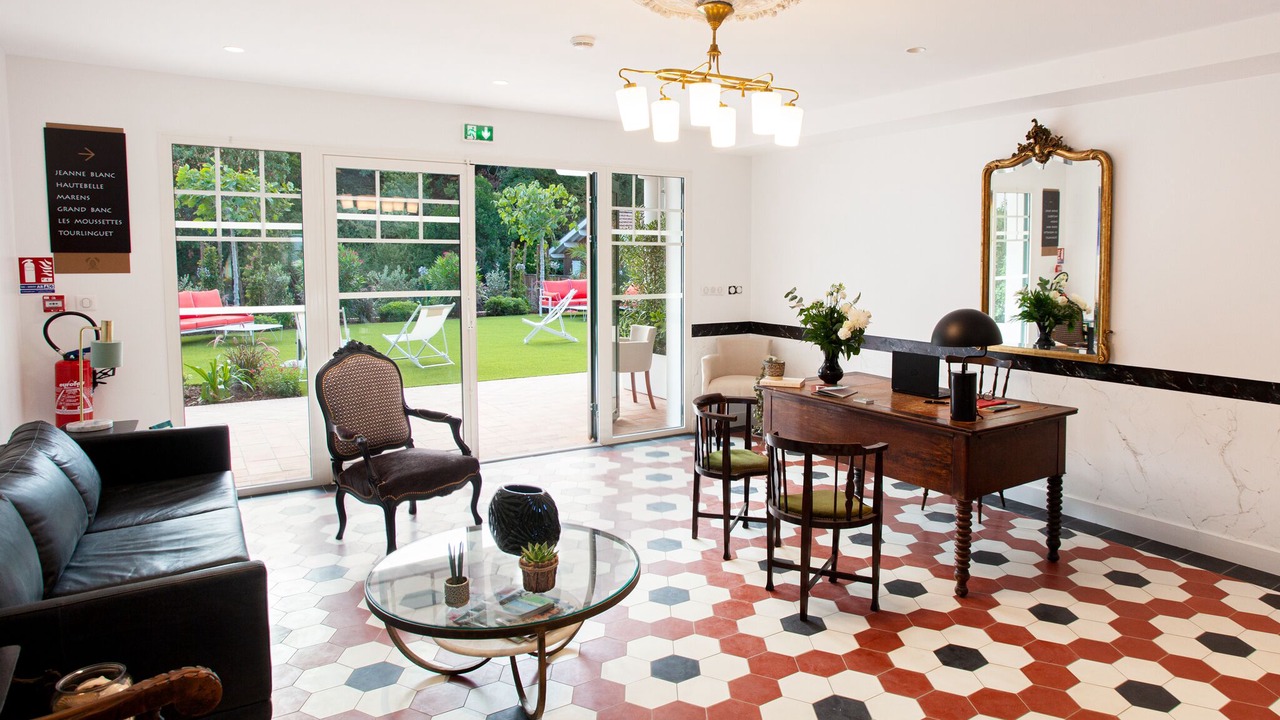 Photo of Others in Le Canon