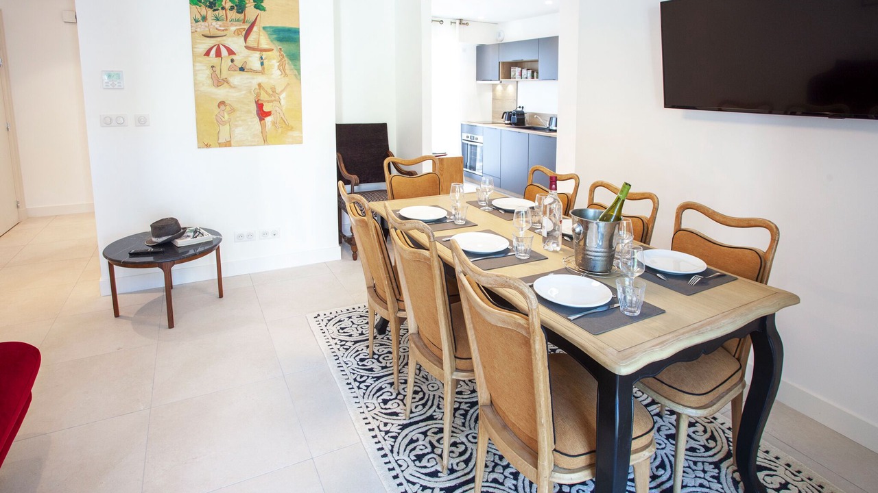 Photo of Others in Le Canon