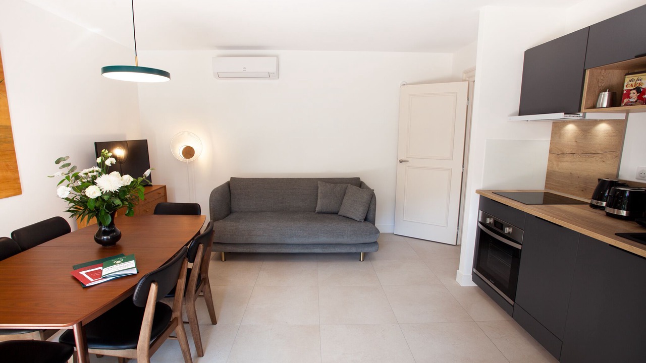 Photo of Others in Le Canon