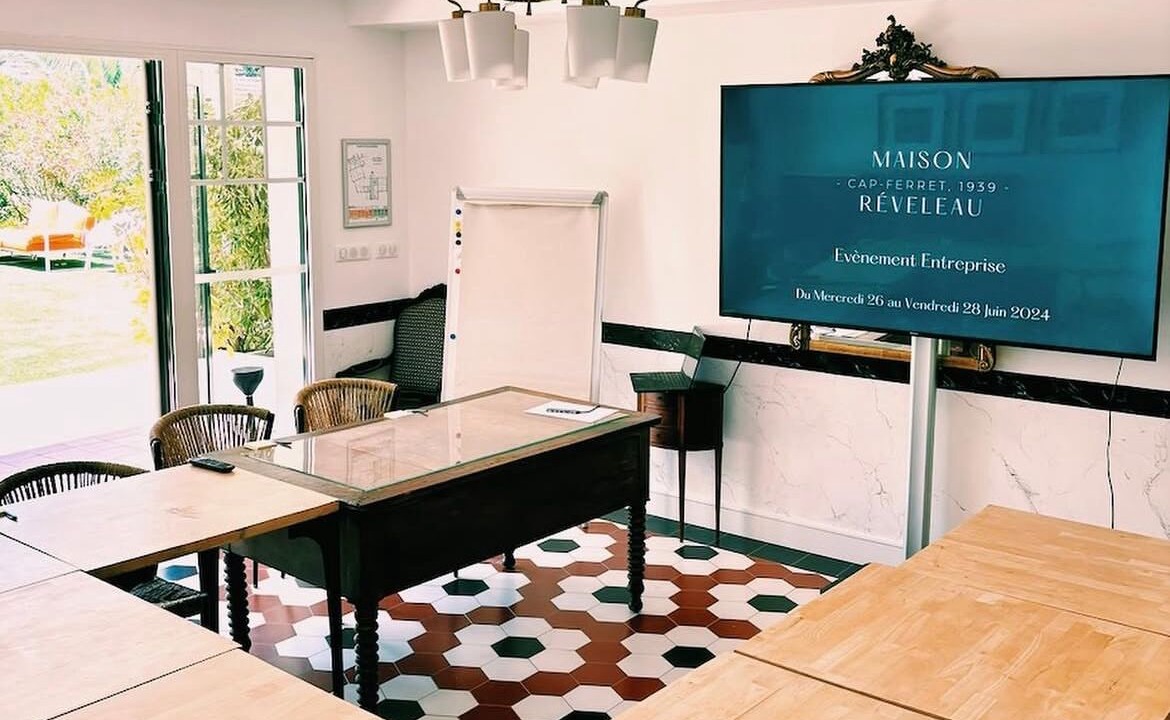 Photo of Others in Le Canon