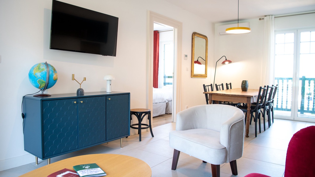 Photo of Others in Le Canon