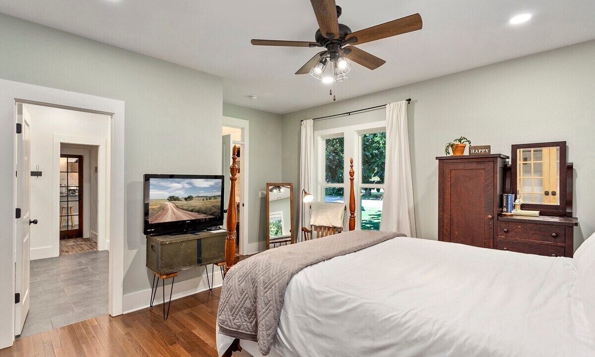 Photo of Bedroom in Springdale