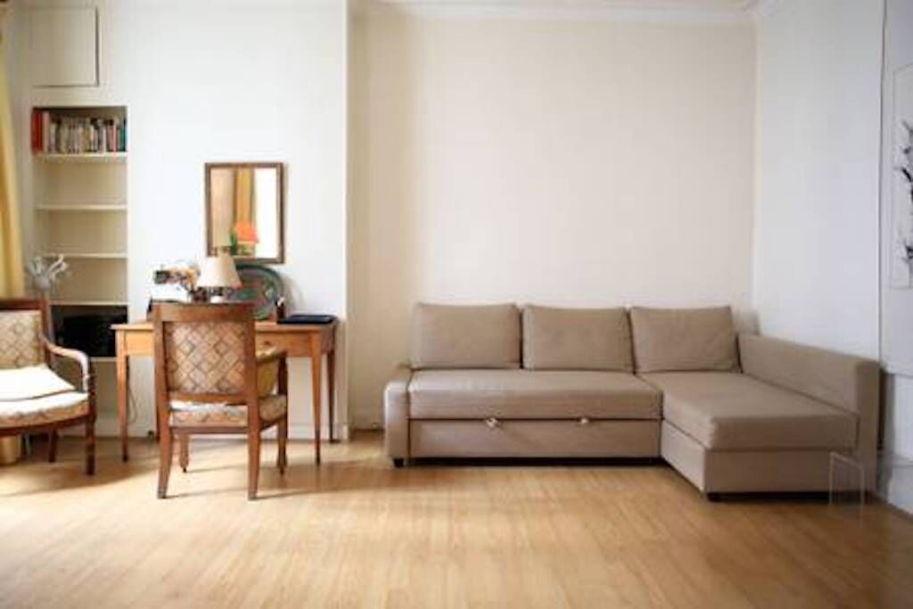 Photo of Livingroom in Notre-Dame-des-Champs