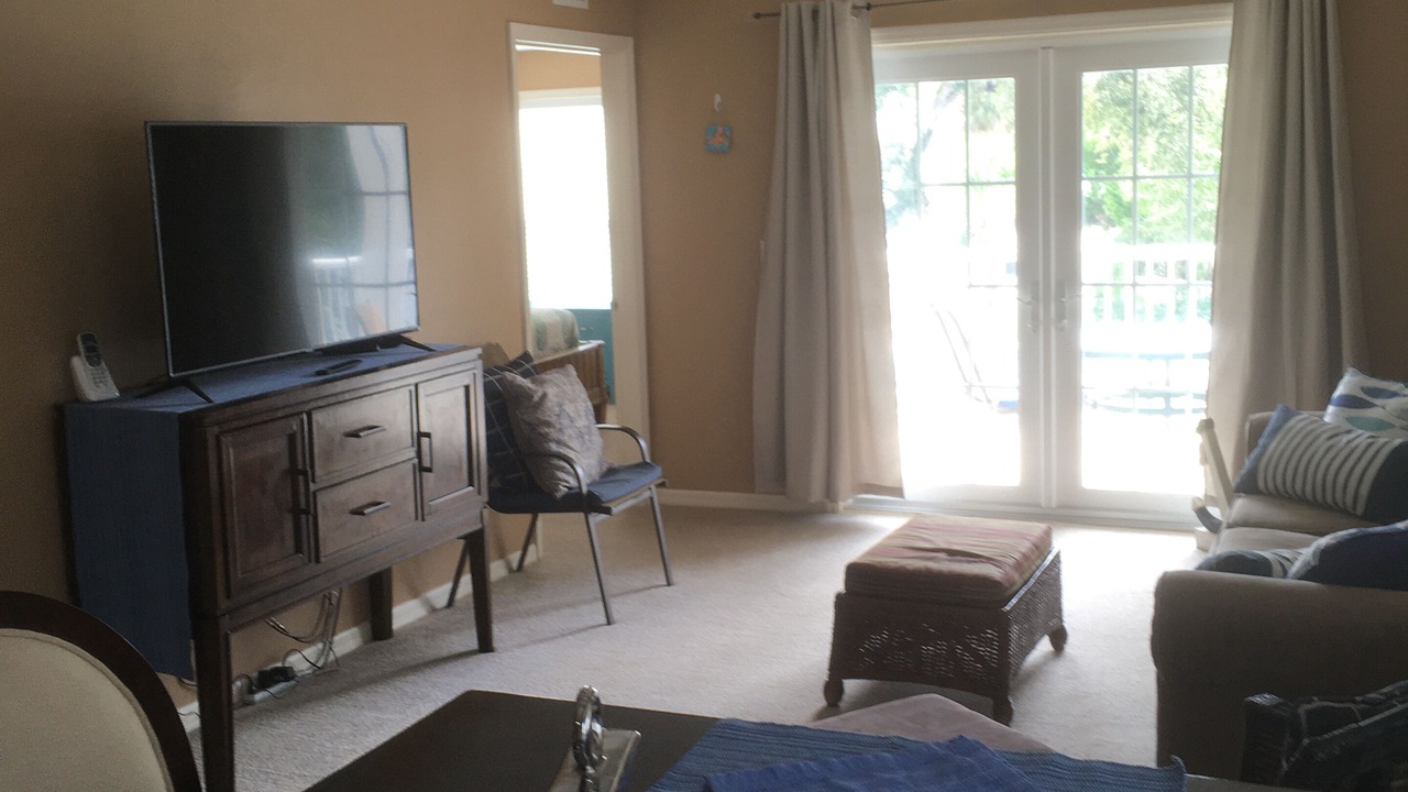 Photo of Livingroom in Chiefland