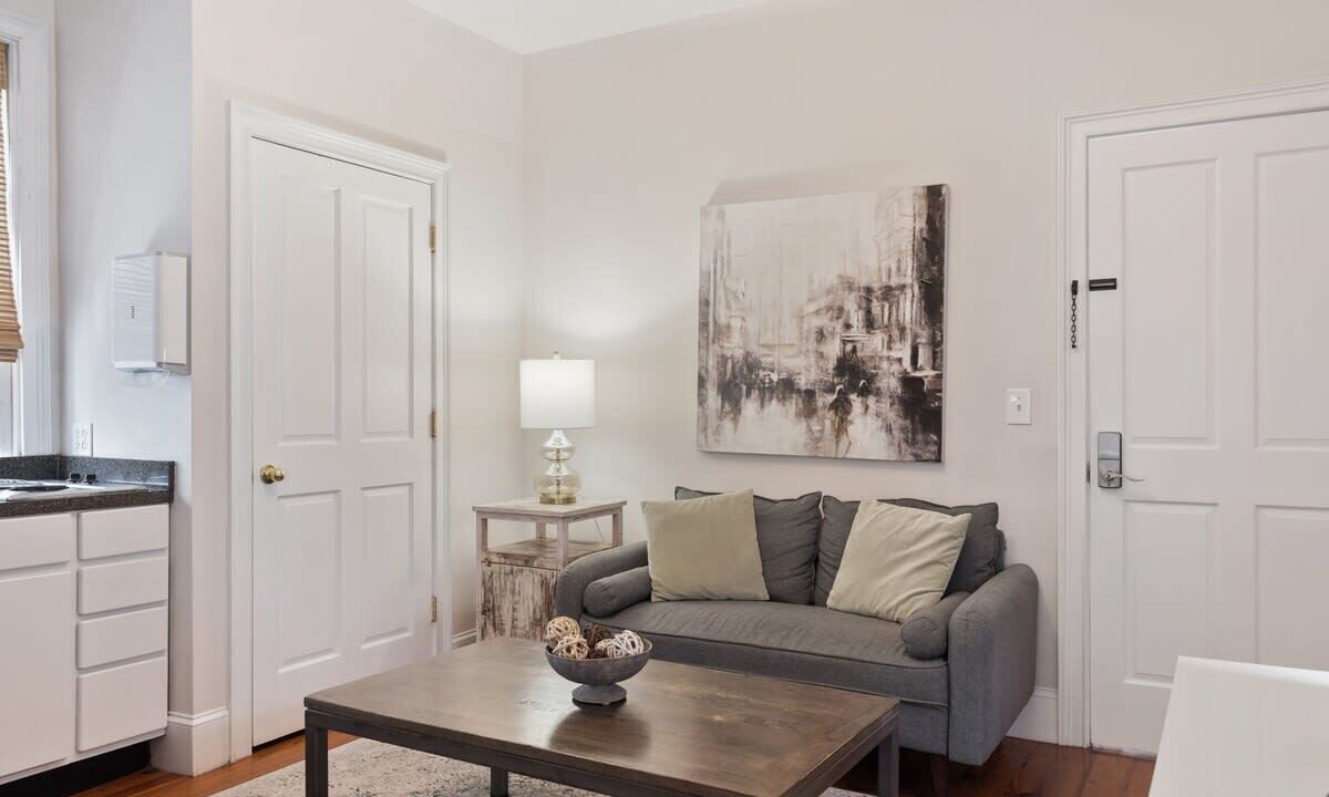 Photo of Livingroom in Cannonborough Elliotborough