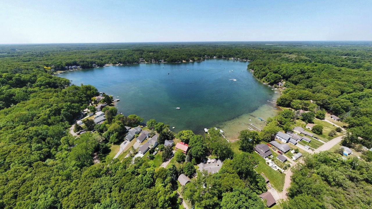 Photo of Others in Grass Lake