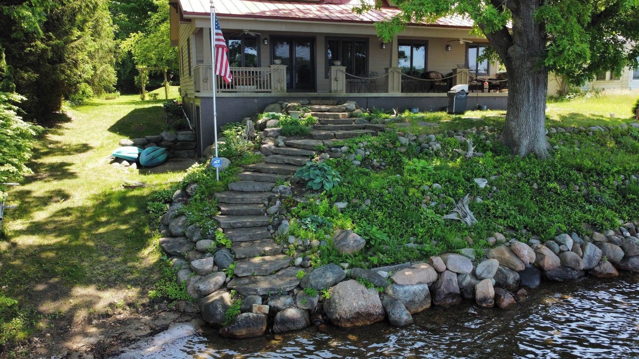 Photo of Outdoor in Grass Lake