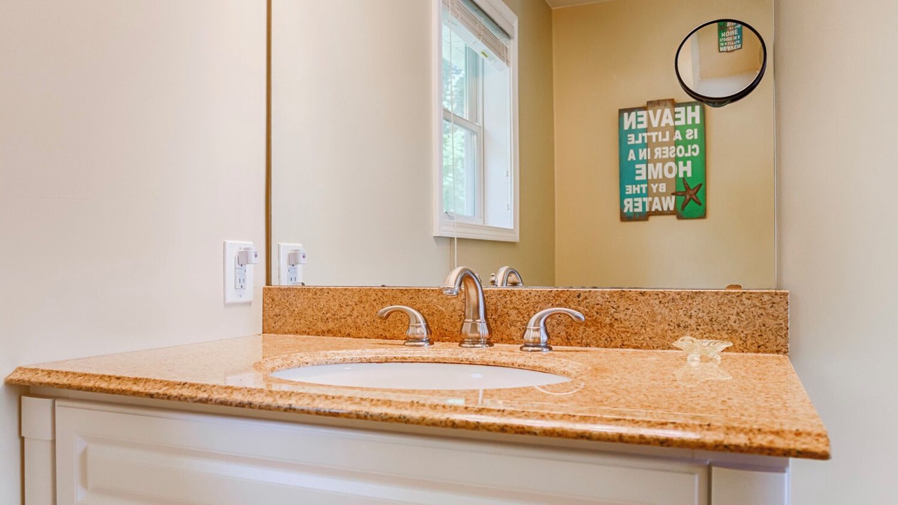 Photo of Bathroom in Cayuga