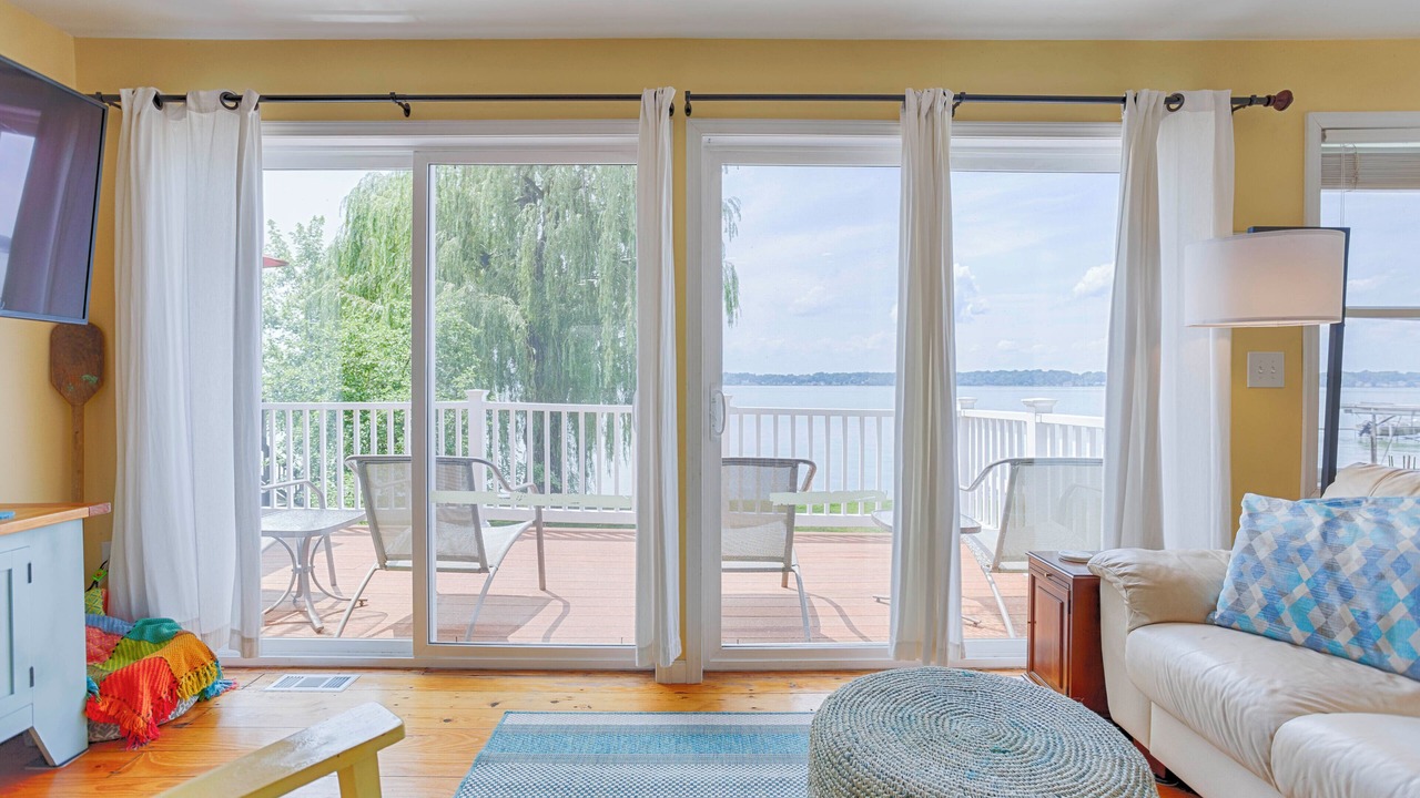Photo of Livingroom in Cayuga