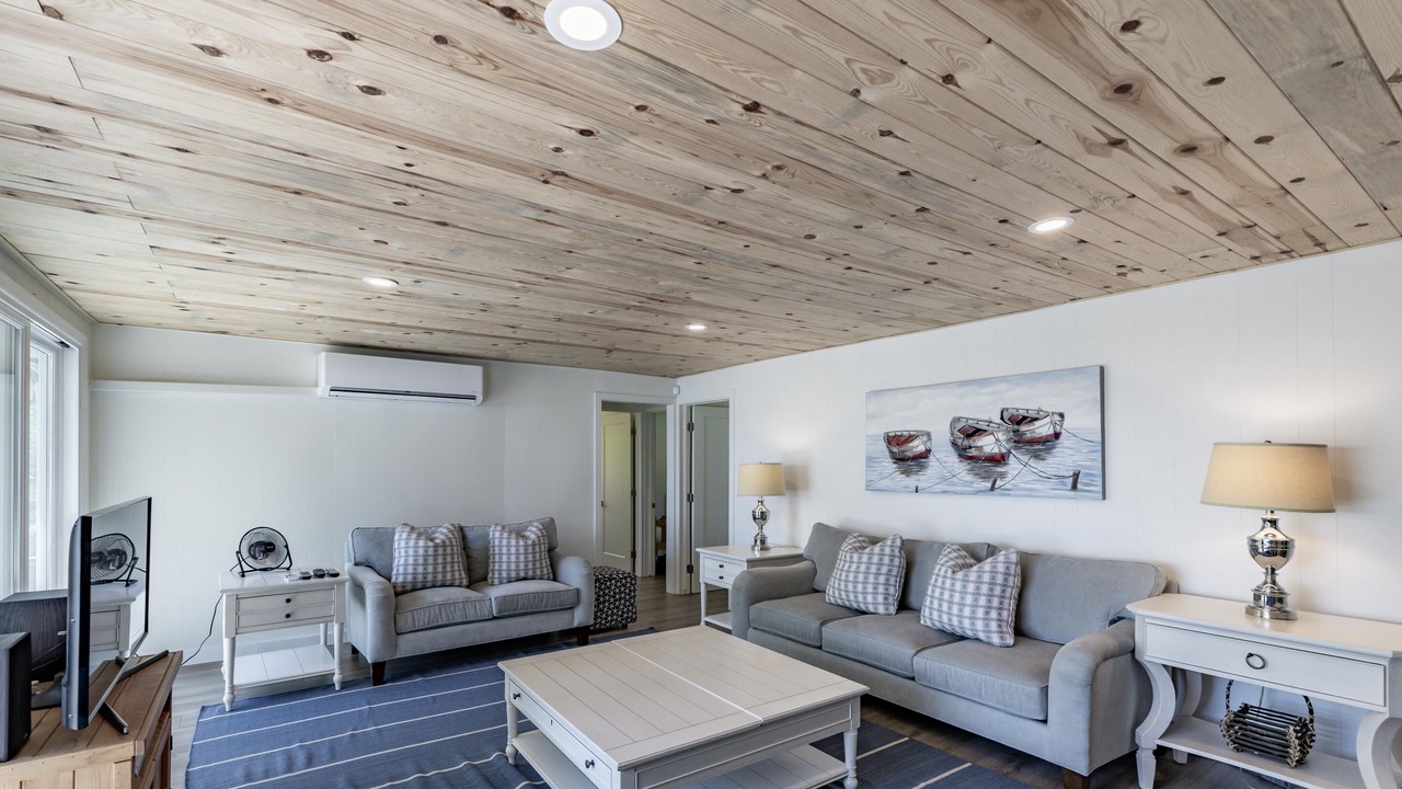 Photo of Bedroom in Muskoka Lakes