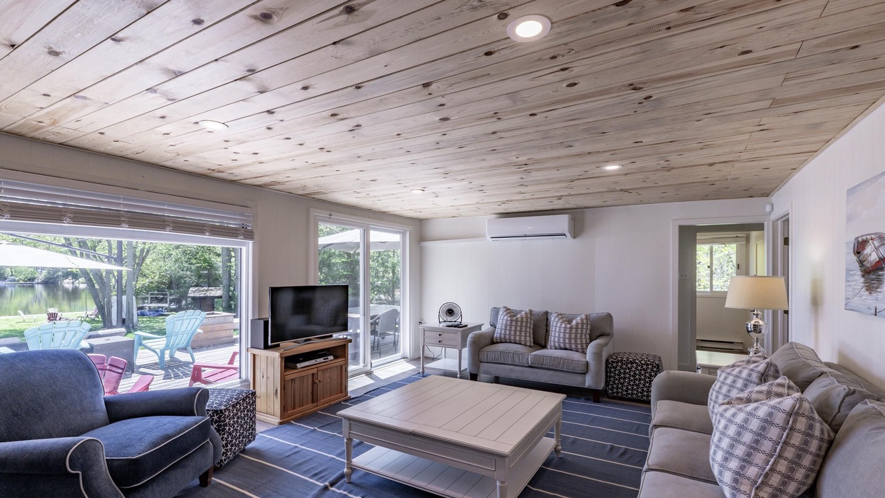 Photo of Livingroom in Muskoka Lakes