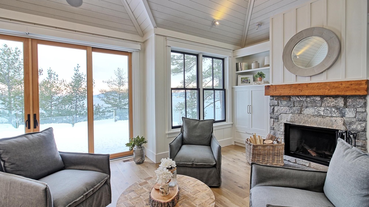 Photo of Livingroom in Port Carling