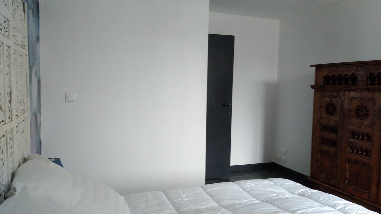 Photo of Bedroom in Sains