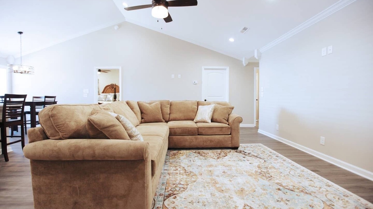 Photo of Livingroom in Ashley Oaks