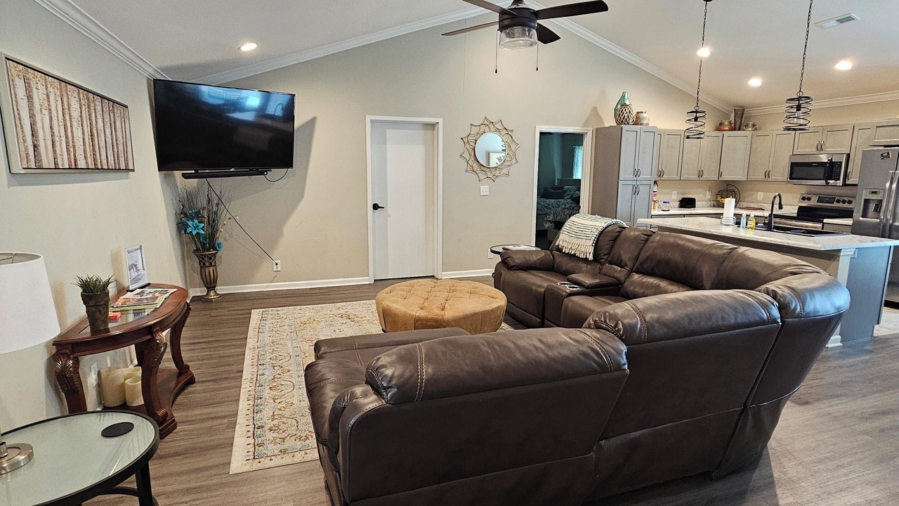 Photo of Livingroom in Ashley Oaks