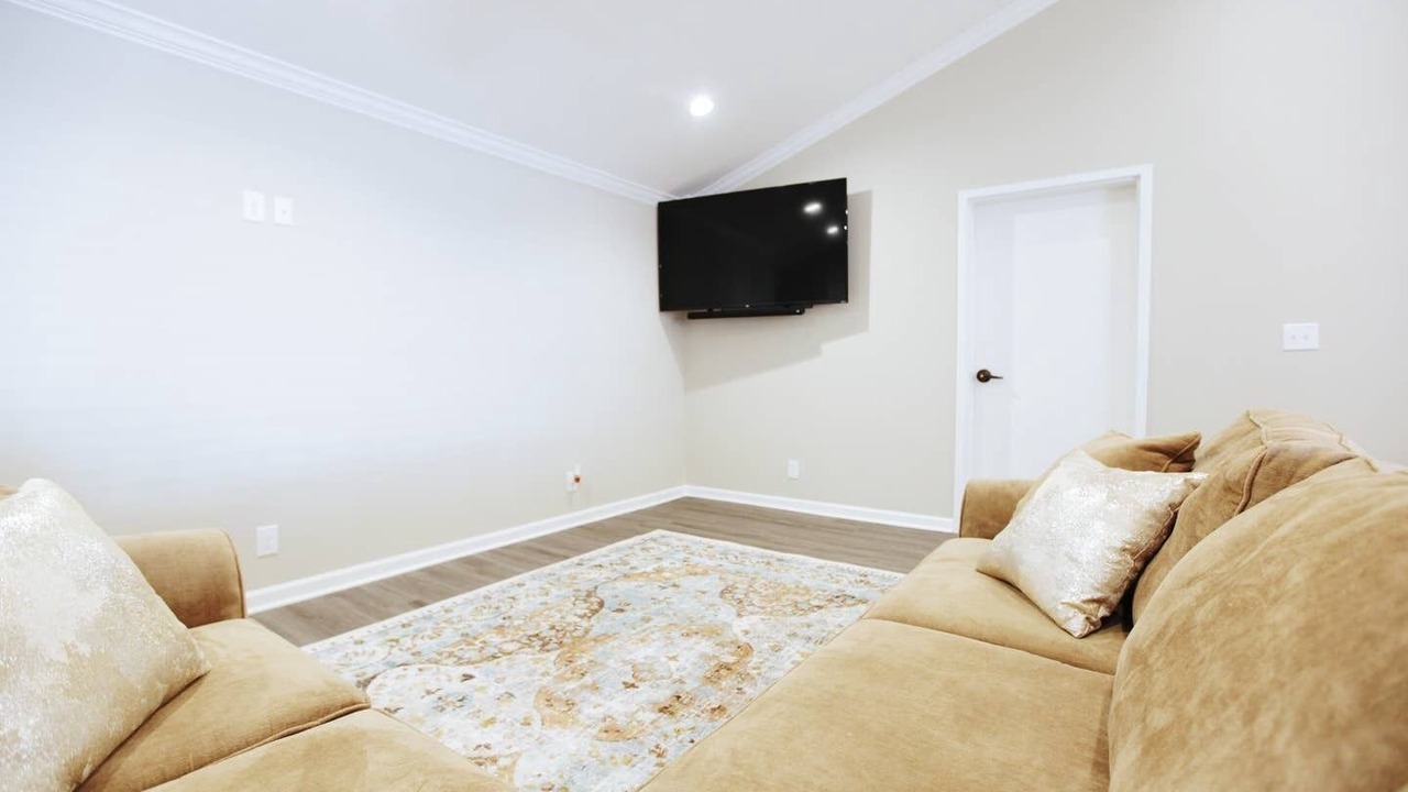 Photo of Livingroom in Ashley Oaks